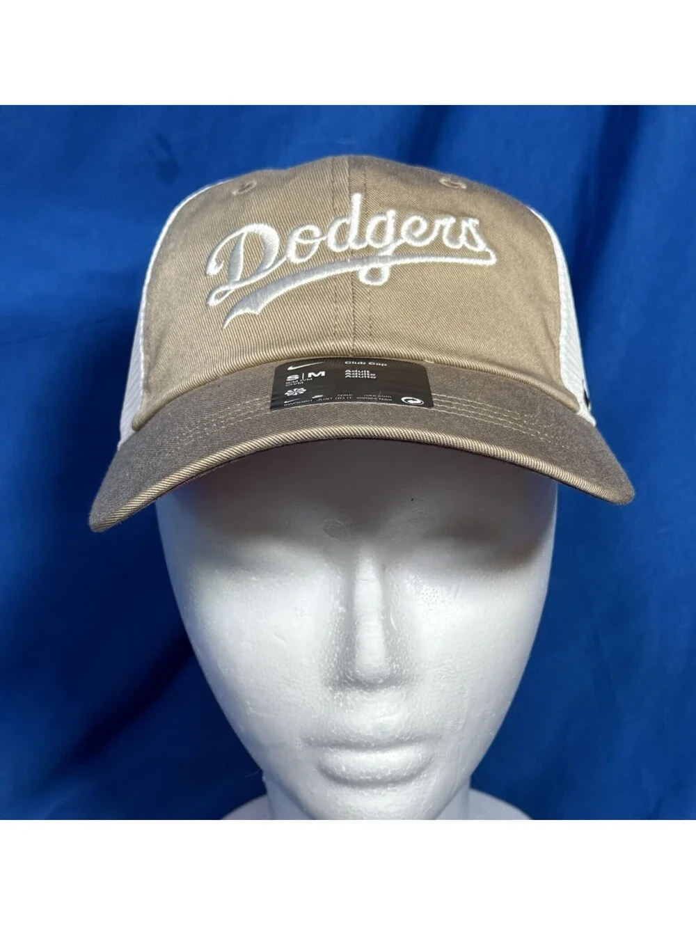 Nike Los Angeles Dodgers Khaki & White Club Trucker Strapback Hat  Size S/M NEW